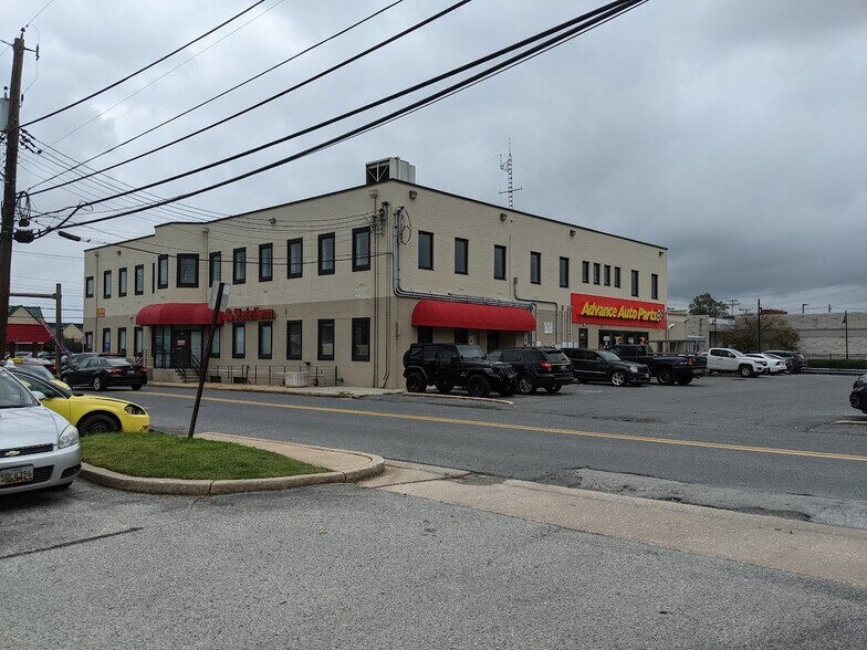 More Photos Of 1401 Reisterstown Rd, Pikesville Office For Lease