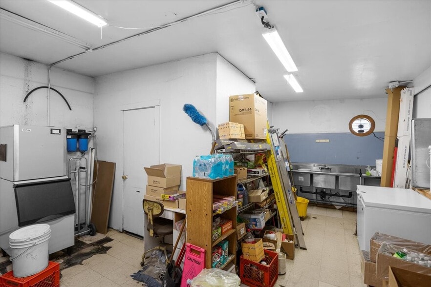 More Photos Of 4432 Carnes Rd, Roseburg Convenience Store For Sale