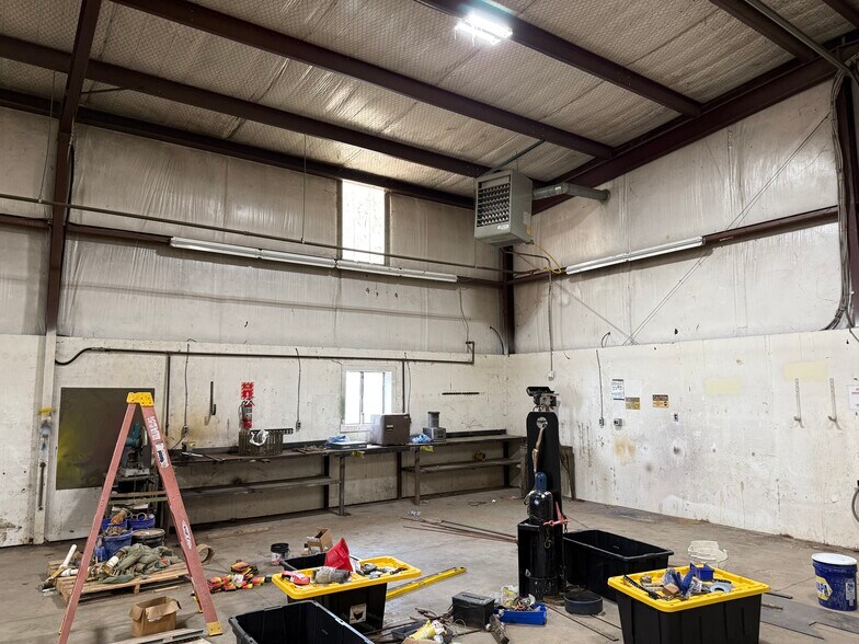 More Photos Of 2015 S Main St, Stuttgart Warehouse For Sale