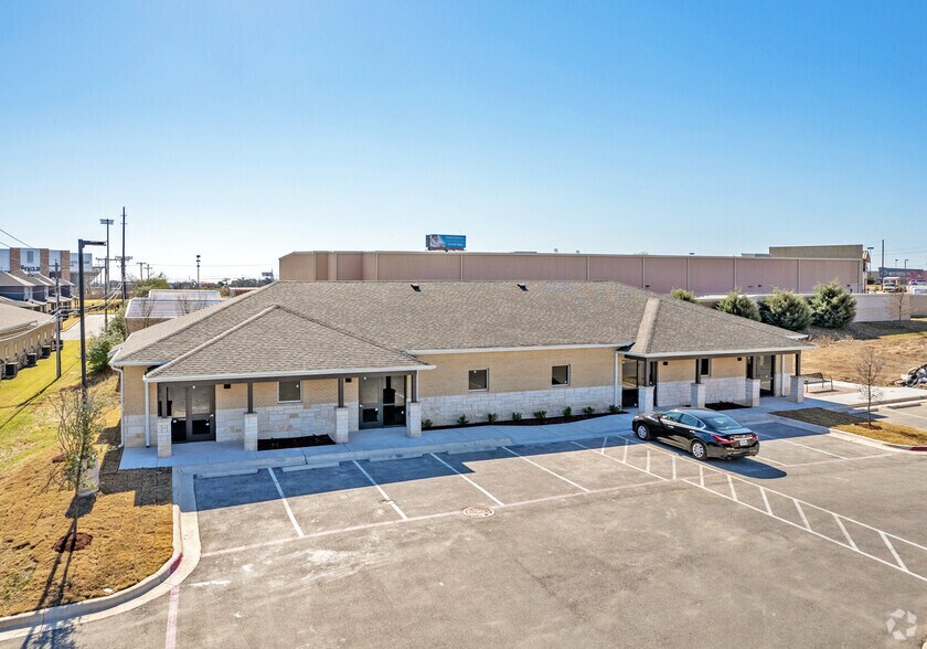 More Photos Of 201 N Heatherwilde Blvd, Pflugerville Medical For Lease