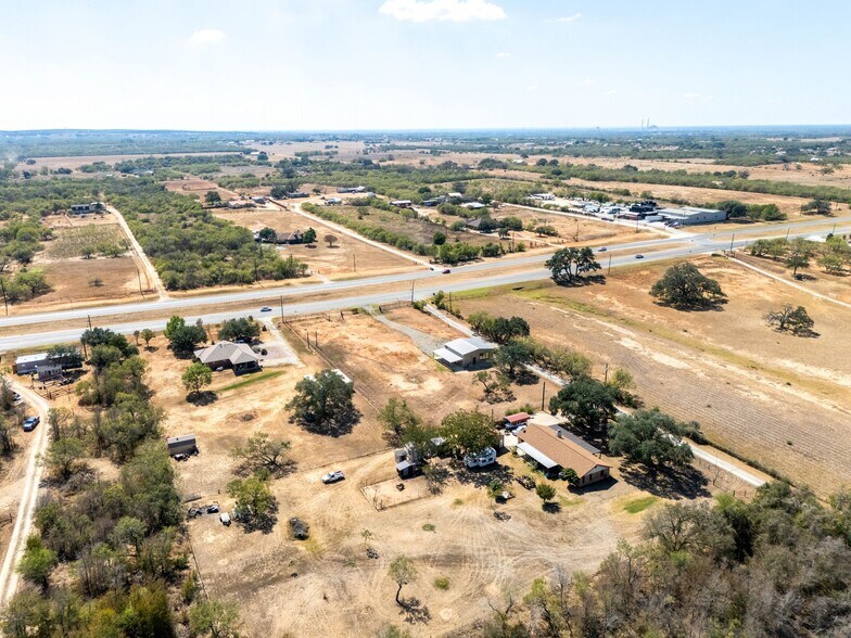 More Photos Of 13747 US Highway 87 S, Adkins Flex For Lease