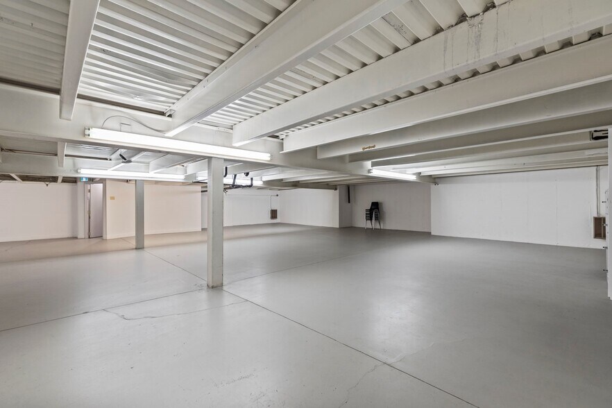 More Photos Of 10410 Boul Gouin O, Roxboro Office For Lease