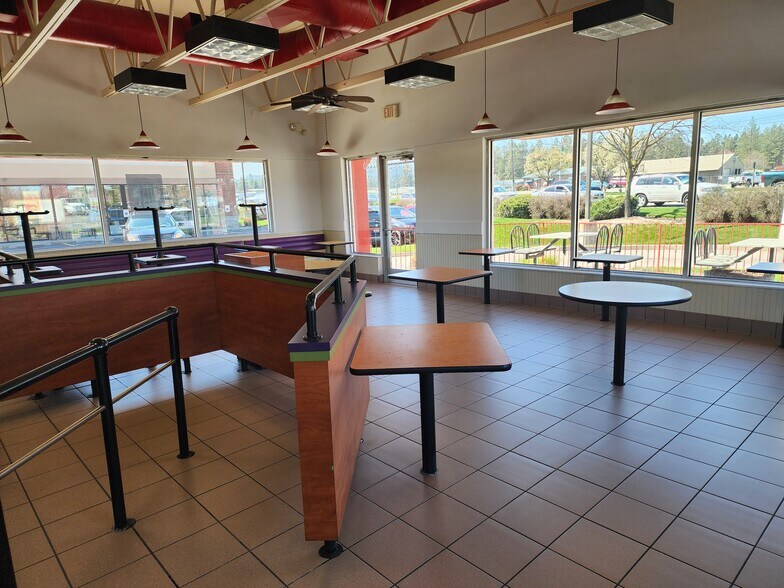 More Photos Of 12226 N Division St, Spokane Fast Food For Lease