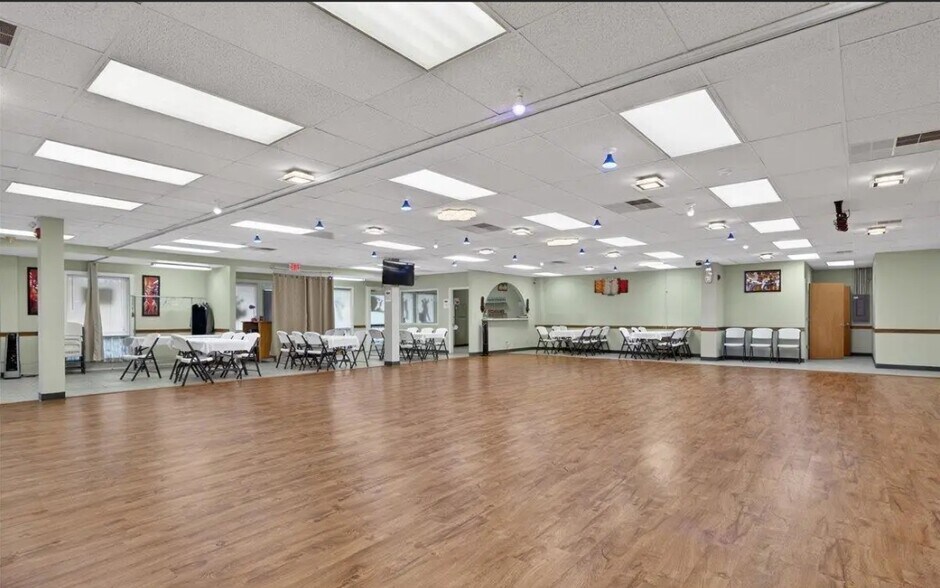 More Photos Of 3111 Normandy Dr, Springfield Office For Sale