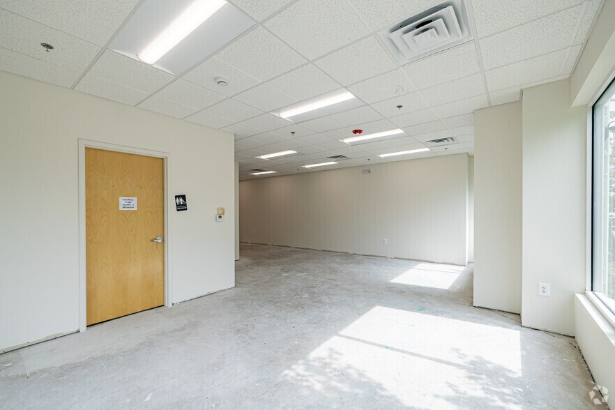 More Photos Of 1 Housel Cir, Hillsborough Apartments For Lease