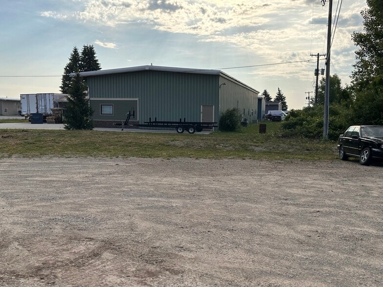 More Photos Of 3945 S Blue Star Dr, Traverse City Service For Lease