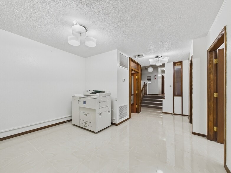 More Photos Of 4219 S Broadway, Englewood Medical For Sale