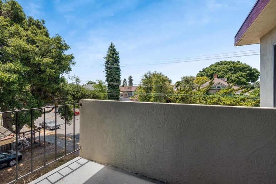 More Photos Of 2231-2233 Grant St, Berkeley Apartments For Sale