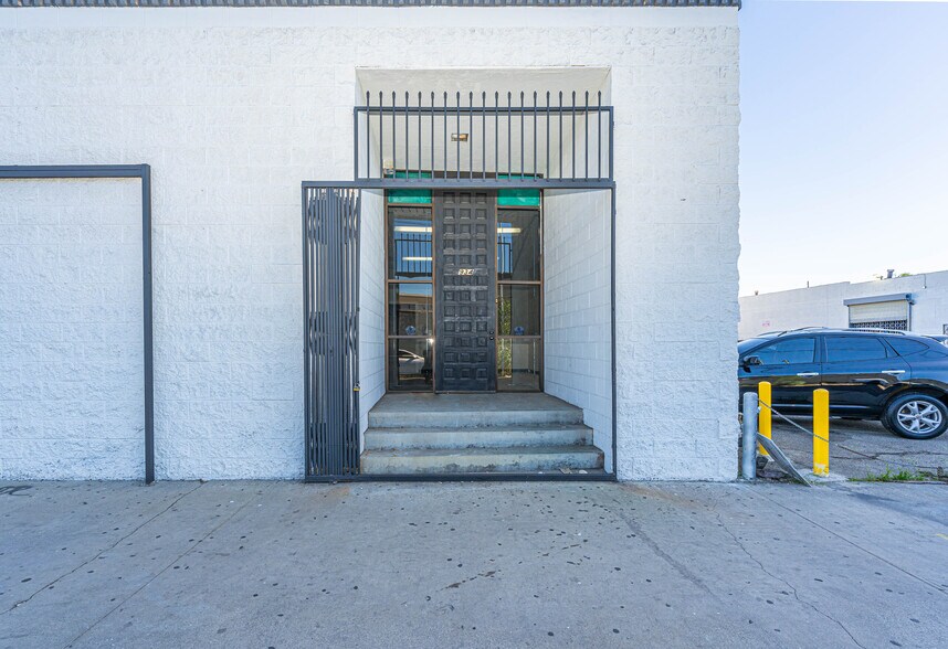 More Photos Of 934 Avila St, Los Angeles Warehouse For Lease