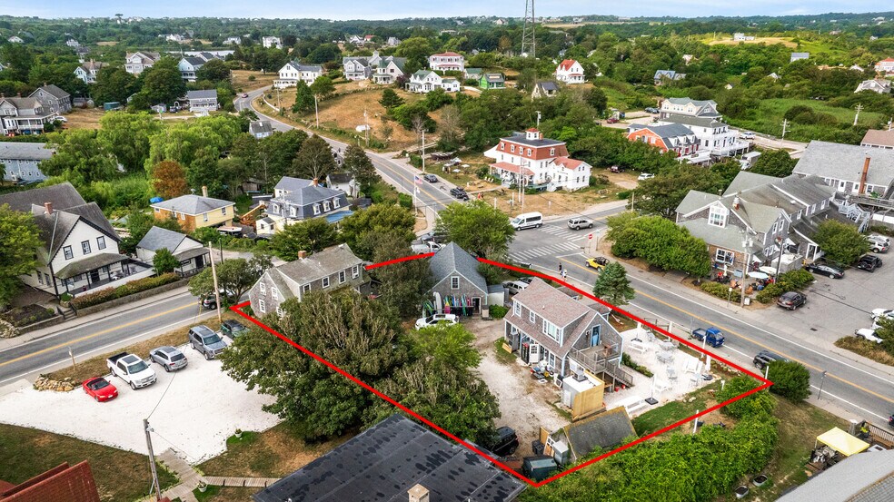 More Photos Of 442 Dodge St, New Shoreham Freestanding For Sale