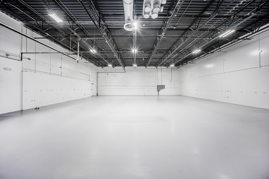 More Photos Of 1221 Commerce Dr, Crete Warehouse For Lease