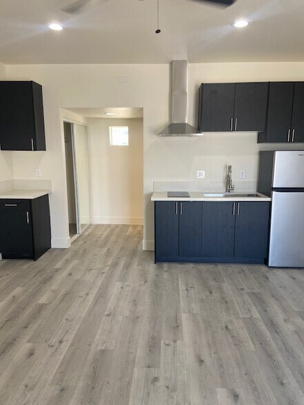 More Photos Of 2001 Fremont St, Las Vegas Apartments For Sale