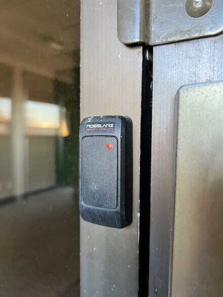 More Photos Of 4216 S Hocker Dr, Independence Office For Sale