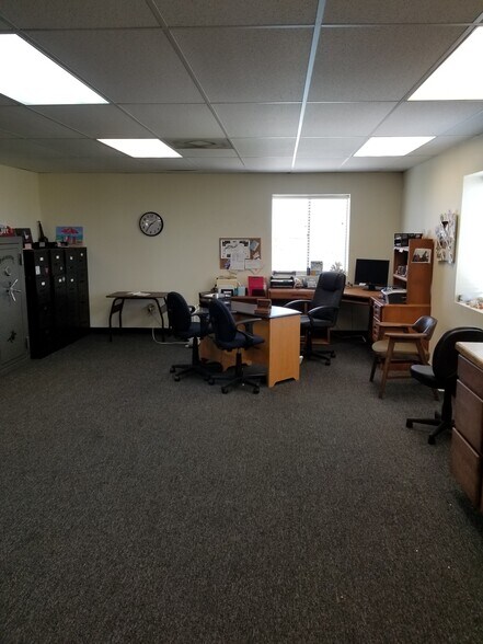 More Photos Of 300 E Brazos St, Freeport Warehouse For Sale