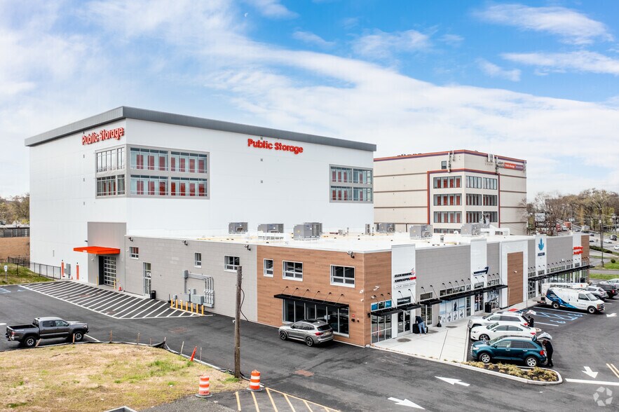 Primary Photo Of 174 State Rt 17 N, Rochelle Park Self Storage For Lease