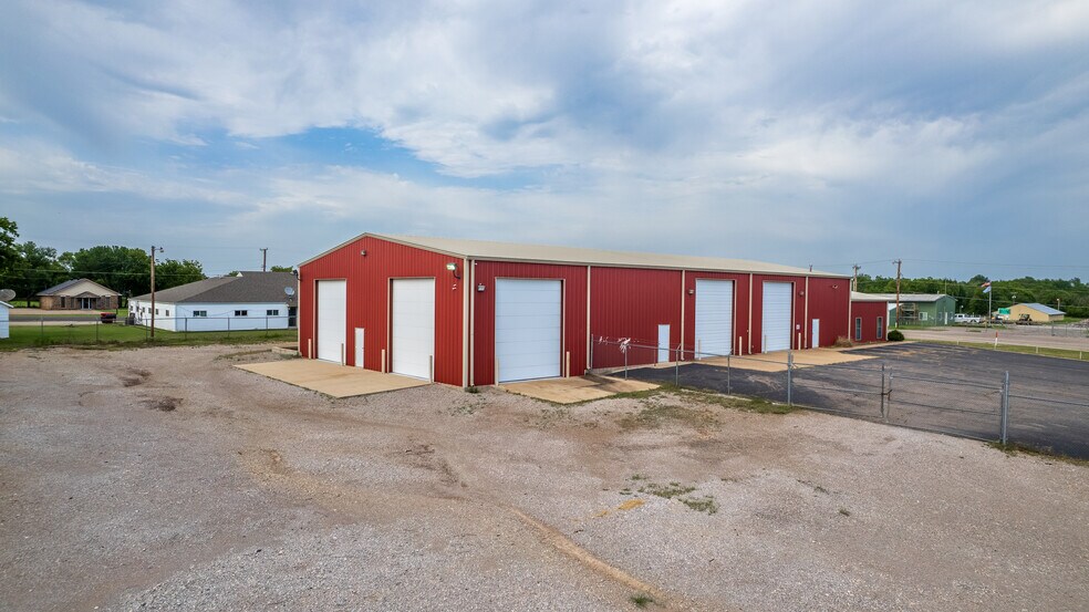More Photos Of 2301 S Highway 77, Pauls Valley Industrial For Sale