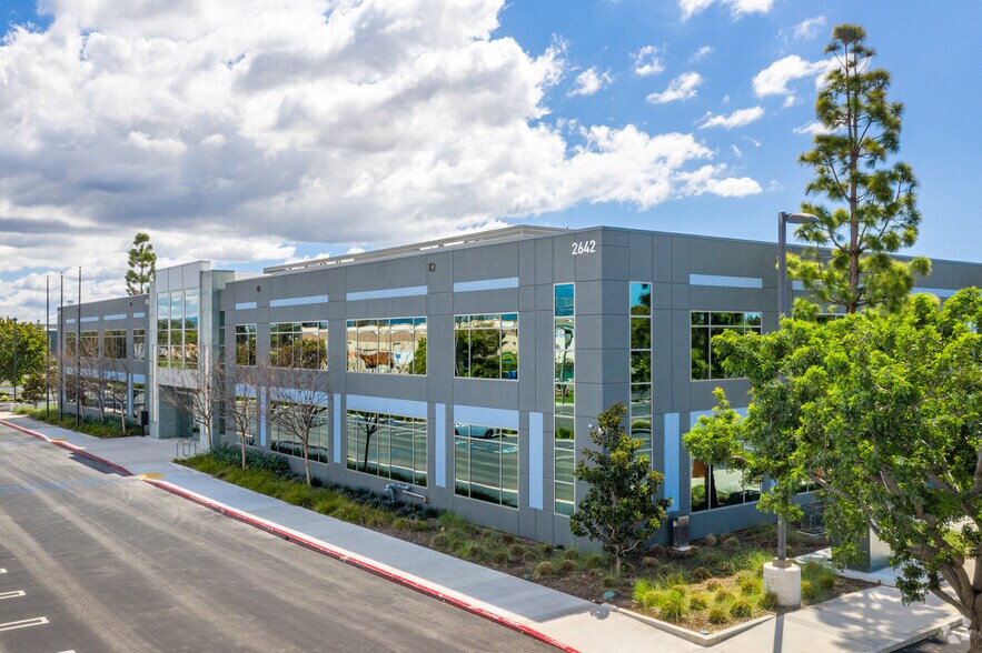 More Photos Of 2642 Michelle Dr, Tustin Office For Lease
