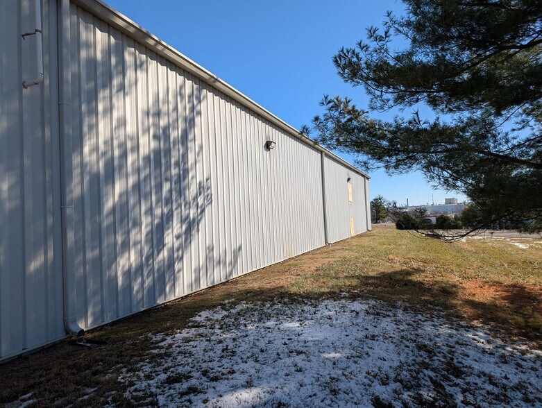 More Photos Of 4085 Pepperell Way, Dublin Distribution For Sale