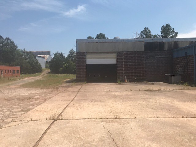 More Photos Of 13415 US Highway 421, Goldston Warehouse For Lease