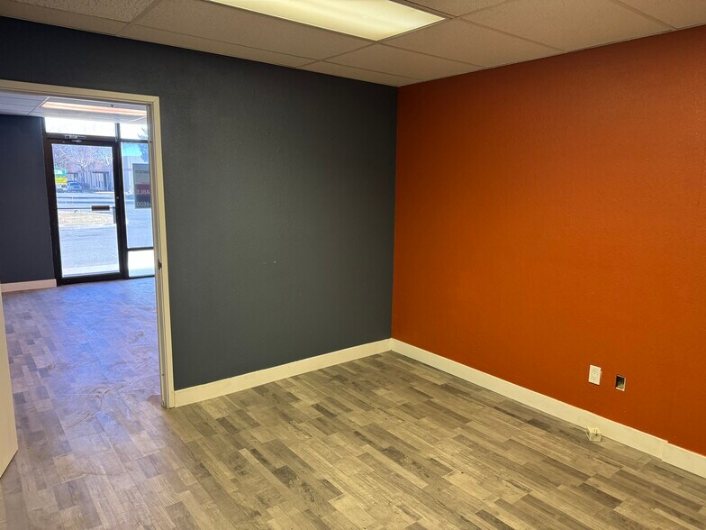 More Photos Of 1233-1267 Gator Way, Sparks Warehouse For Lease