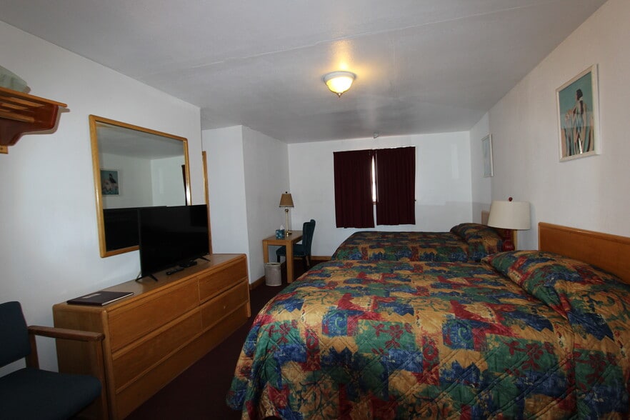 More Photos Of 54 Manitou Ave, Manitou Springs Hotel For Sale