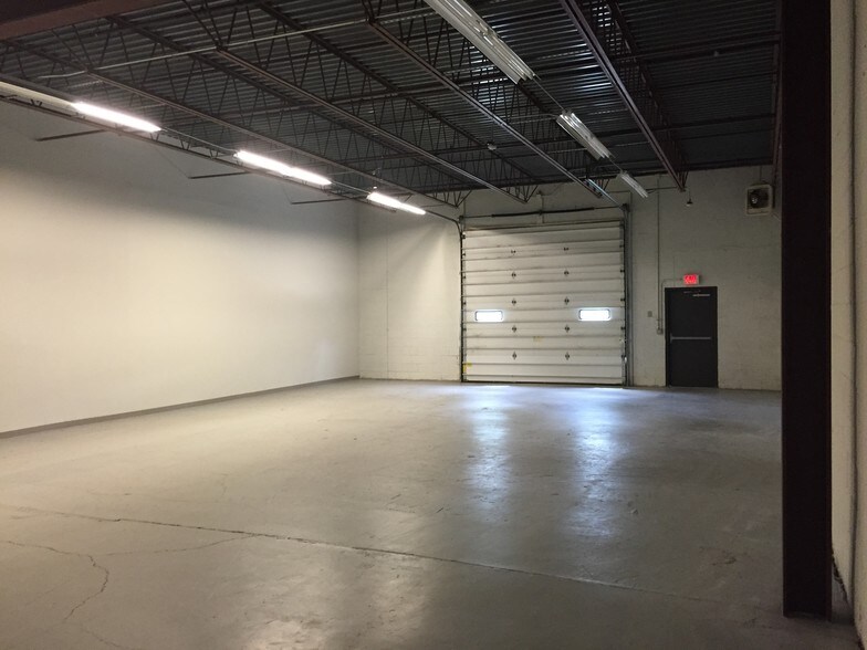 More Photos Of 15 Little Brook Ln, Newburgh Warehouse For Lease