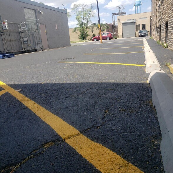 More Photos Of 5111-5115 W Roosevelt Rd, Cicero Manufacturing For Sale