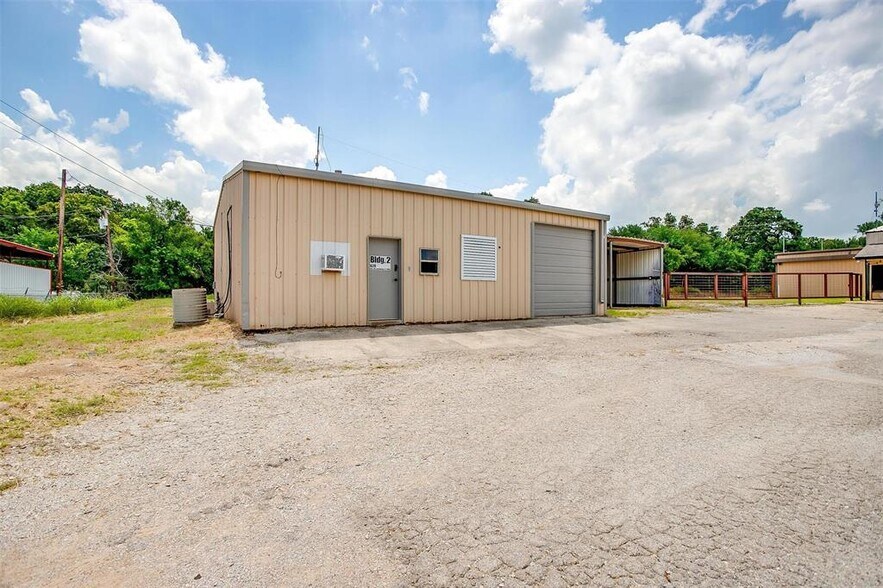 More Photos Of 640 E Highway 199, Springtown Warehouse For Sale