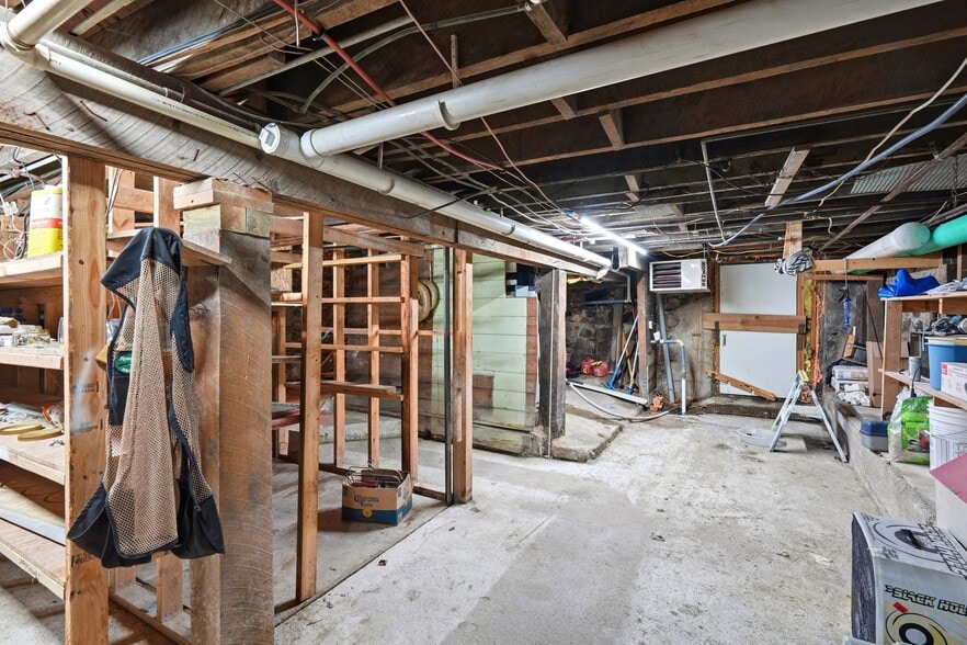 More Photos Of 106 N Orange St, Albion Storefront For Sale