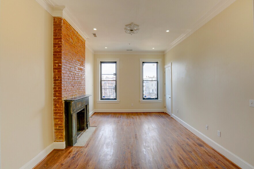 More Photos Of 2116-2118 Saint Paul St, Baltimore Apartments For Sale