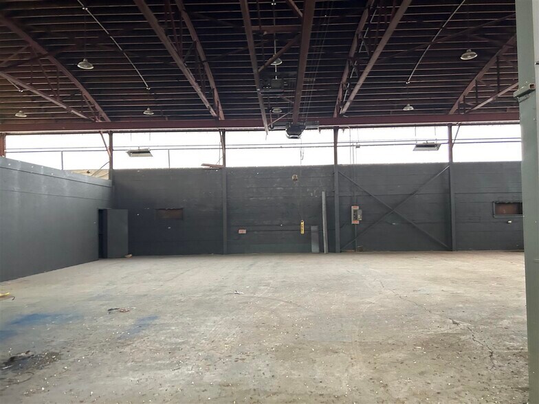 More Photos Of 906 Payne St, Bowling Green Warehouse For Lease