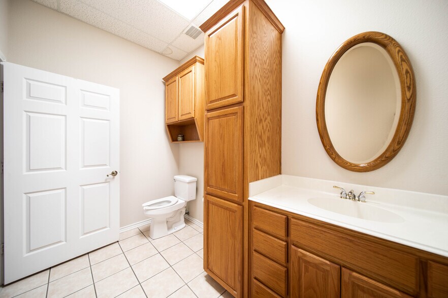 More Photos Of 2100 E Stan Schlueter Loop, Killeen Storefront Retail Office For Lease