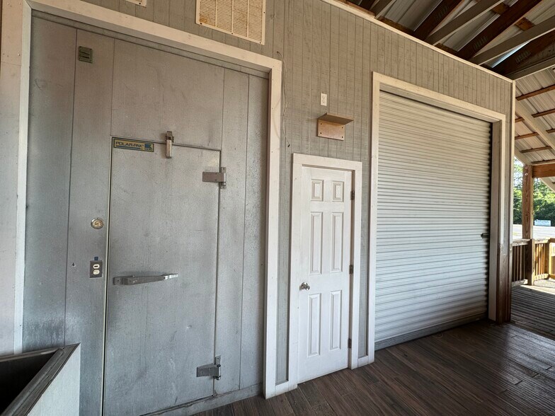 More Photos Of 800 N State St, Bunnell Storefront For Sale