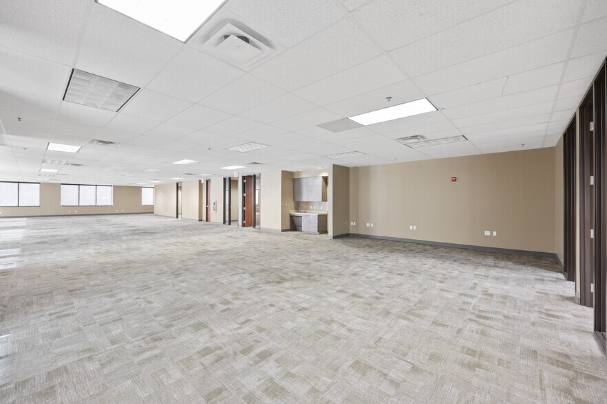 More Photos Of 10030 N MacArthur Blvd, Irving Office Residential For Lease