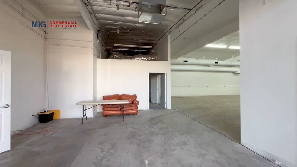 More Photos Of 11834-11836 Vose St, North Hollywood Warehouse For Lease