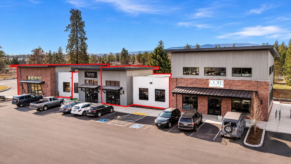 More Photos Of 21185 Reed Market Rd, Bend Storefront Retail Office For Lease