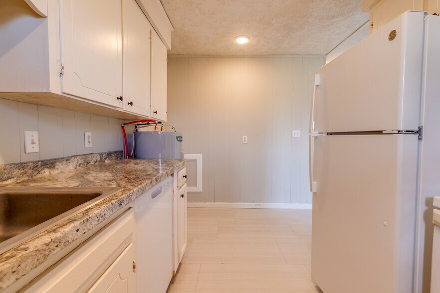 452 Ashe Ave, New Johnsonville, TN 37134 Apartments For Sale