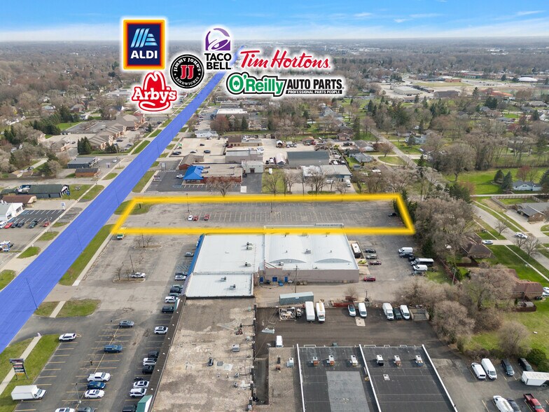 More Photos Of 48081 Van Dyke Ave, Shelby Township Restaurant For Lease