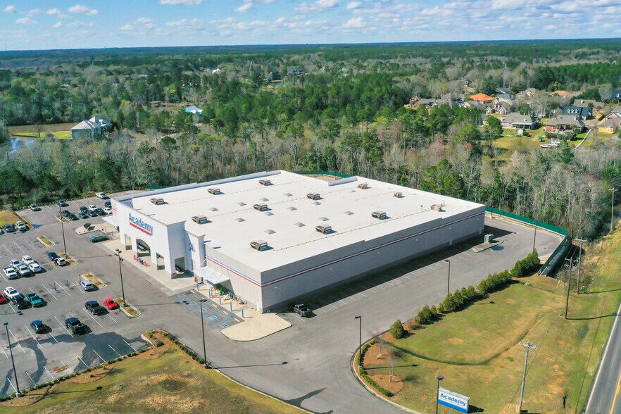 More Photos Of 12075 Lamey Bridge Rd, Diberville Freestanding For Sale