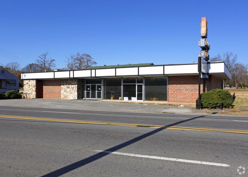 Primary Photo Of 7516 Parkway Dr SW, Leeds Freestanding For Sale