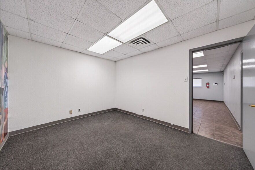 More Photos Of 1102 W Laurel St, San Antonio Warehouse For Lease