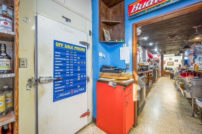 More Photos Of 236 E Maine St, Amboy Specialty For Sale