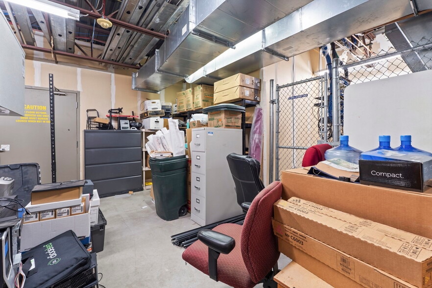 More Photos Of 8825 N Xylon Ave, Brooklyn Park Manufacturing For Sale