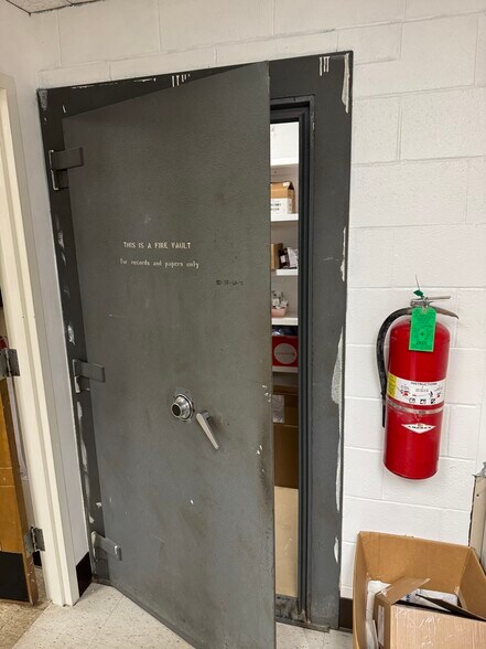 More Photos Of 201 E Roosevelt Rd, Little Rock Medical For Sale