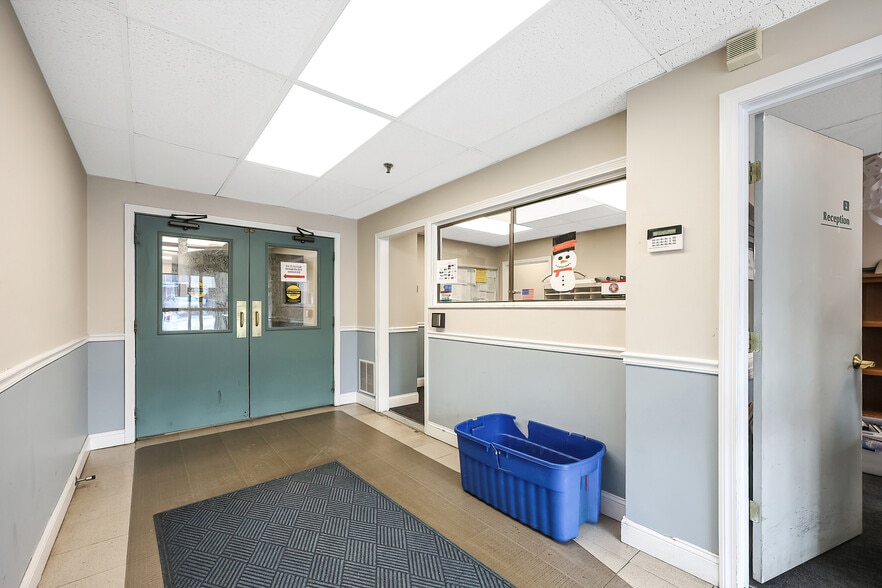 More Photos Of 44 Morris St, Webster Flex For Sale