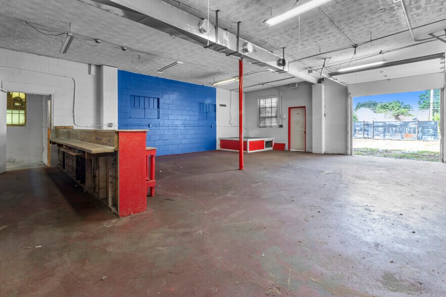 More Photos Of 444 N Holmes Ave, Indianapolis Warehouse For Sale