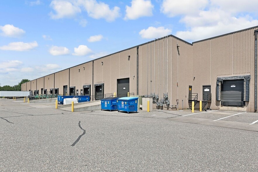 More Photos Of 350 73rd Ave NE, Fridley Manufacturing For Lease