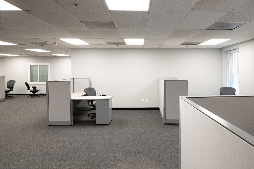 More Photos Of 100 Weymouth St, Rockland Warehouse For Lease