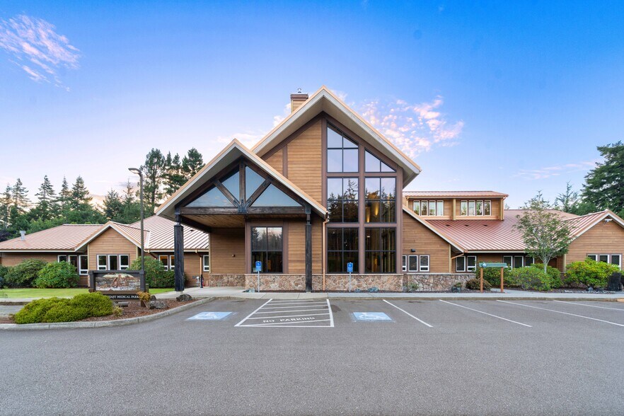 More Photos Of 1963 Thompson Rd, Coos Bay Hospital For Lease