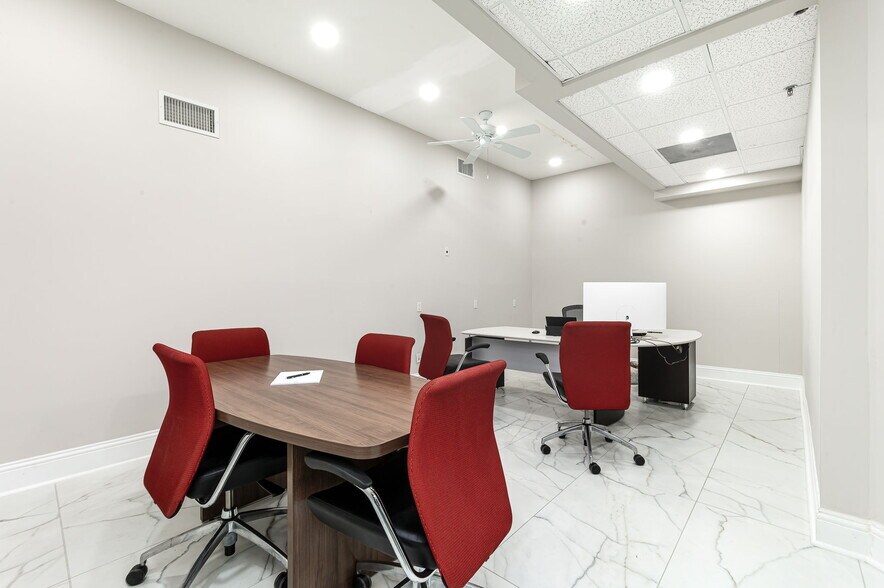 More Photos Of 1200 S Rogers Cir, Boca Raton Warehouse For Lease